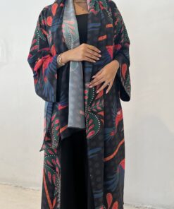 عباية حرير برسمة بغبغاء مقاس ٥٦